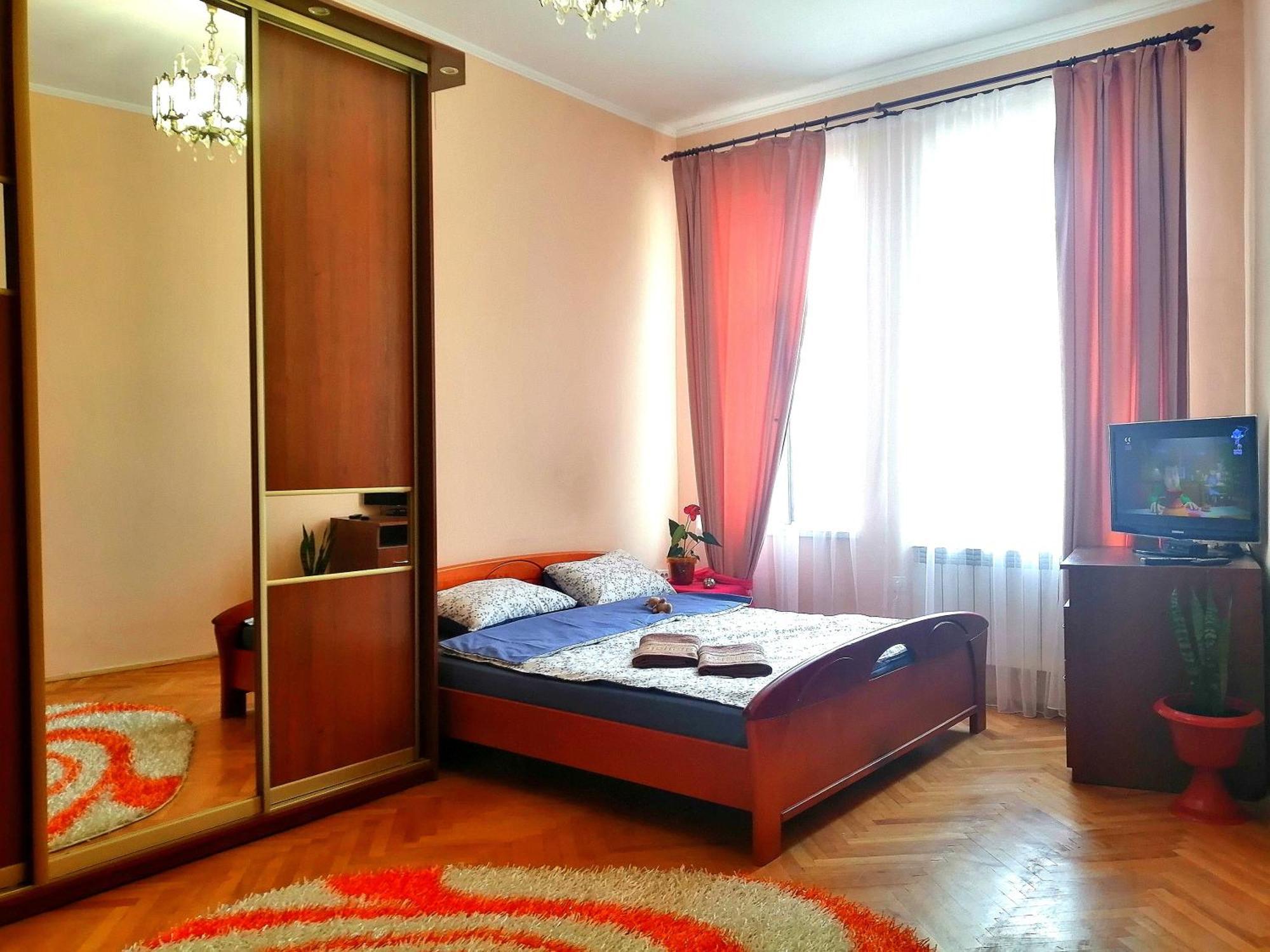 Flat On Sheptytskykh Apartment Lviv Bagian luar foto