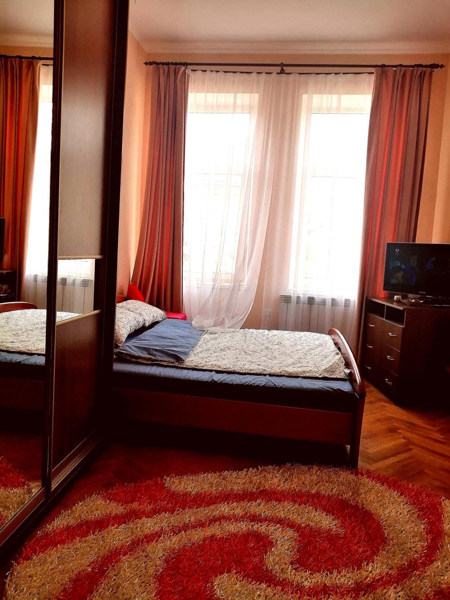 Flat On Sheptytskykh Apartment Lviv Bagian luar foto