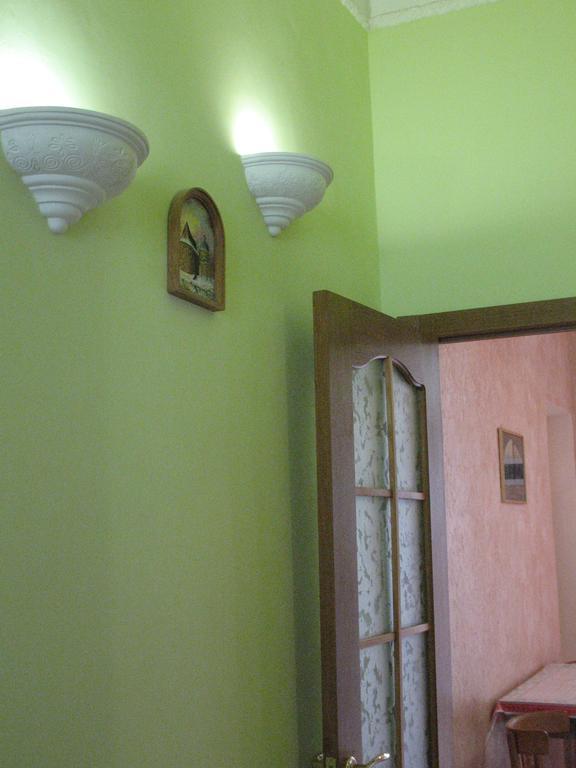 Flat On Sheptytskykh Apartment Lviv Bagian luar foto