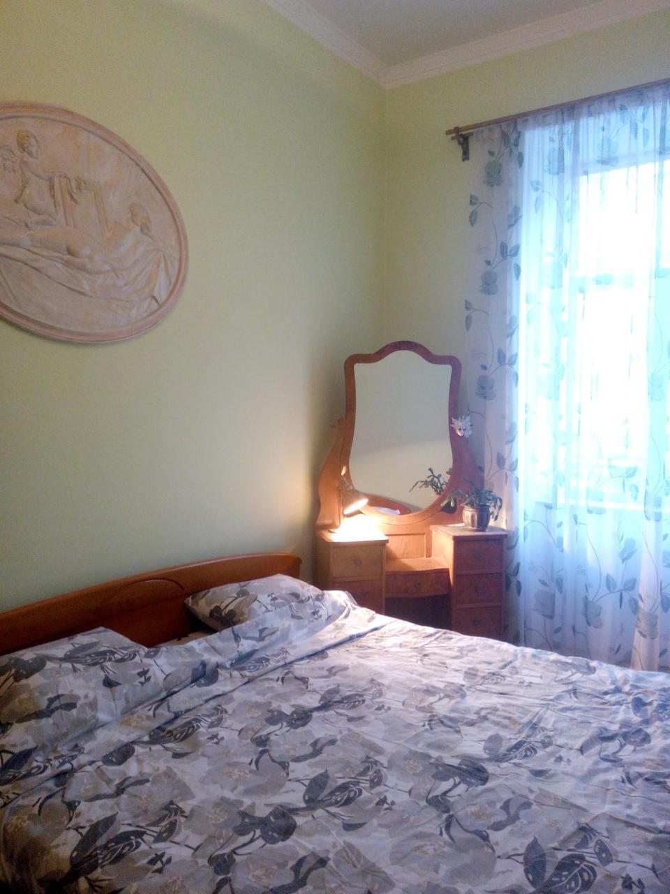 Flat On Sheptytskykh Apartment Lviv Bagian luar foto