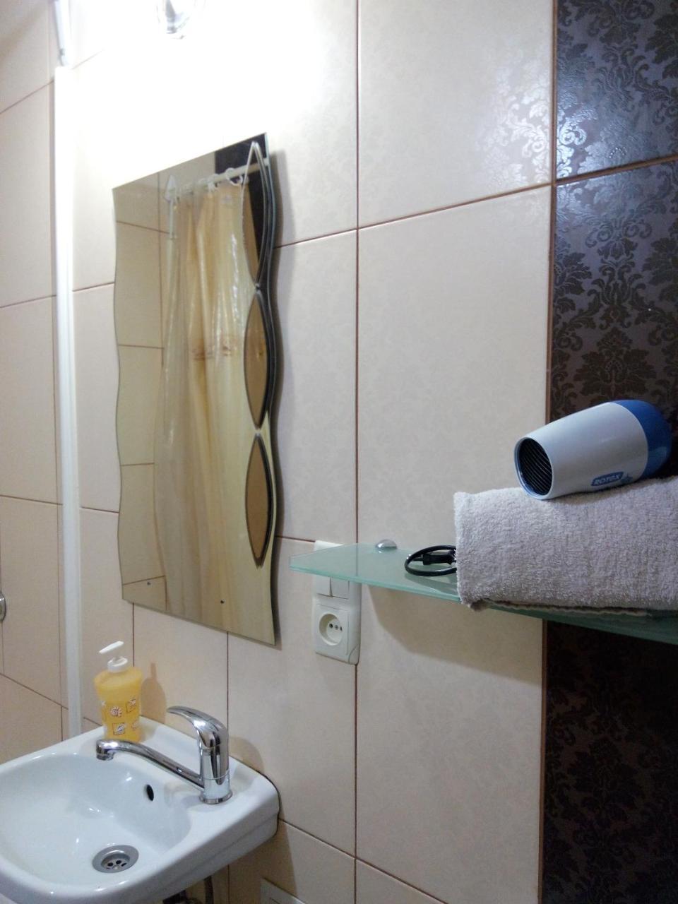 Flat On Sheptytskykh Apartment Lviv Bagian luar foto