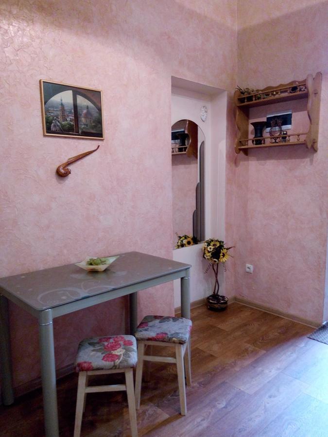 Flat On Sheptytskykh Apartment Lviv Bagian luar foto