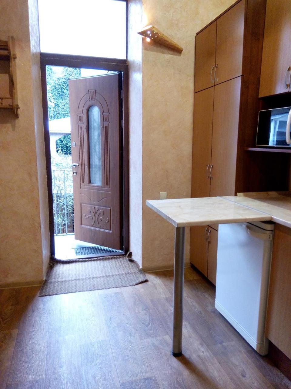 Flat On Sheptytskykh Apartment Lviv Bagian luar foto
