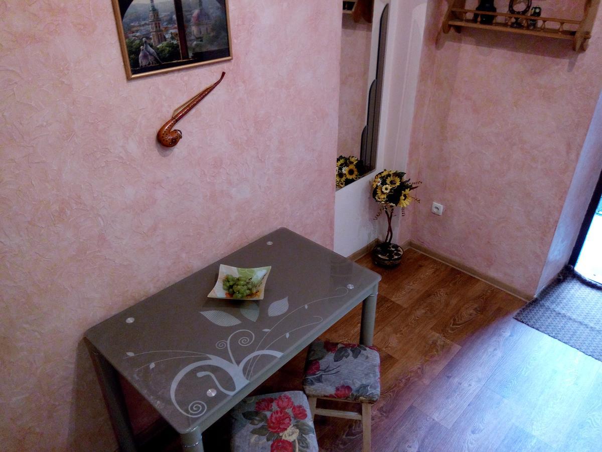 Flat On Sheptytskykh Apartment Lviv Bagian luar foto